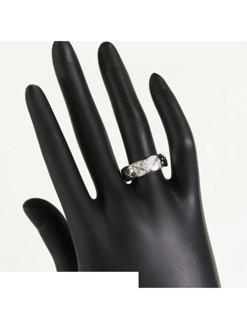 Chanel Coco Crush Medium Ring White Gold 18K Diamond